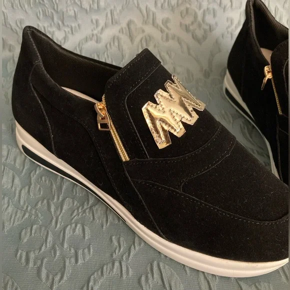 NEW Women’s Stylish Slip On Sneakers - Picture 3 of 6